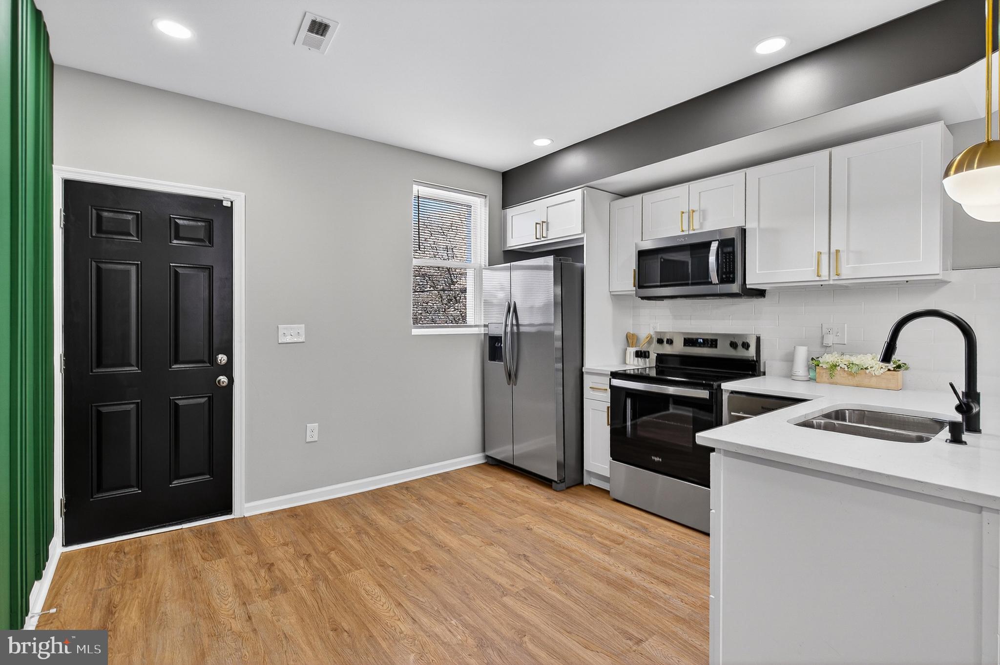 BROADWAY EAST - Residential