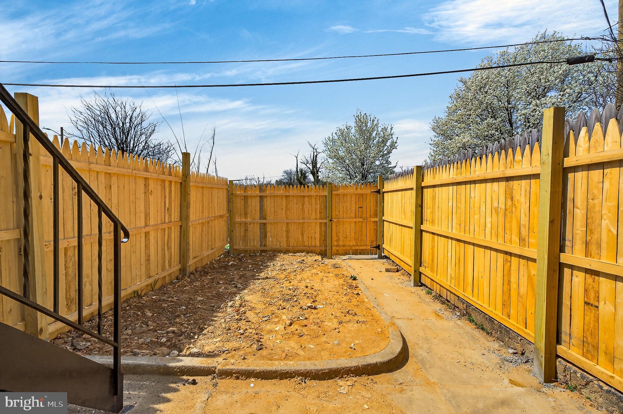 BROADWAY EAST - Residential