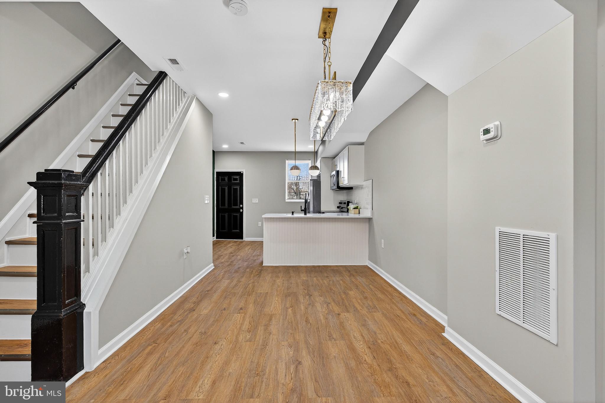 BROADWAY EAST - Residential