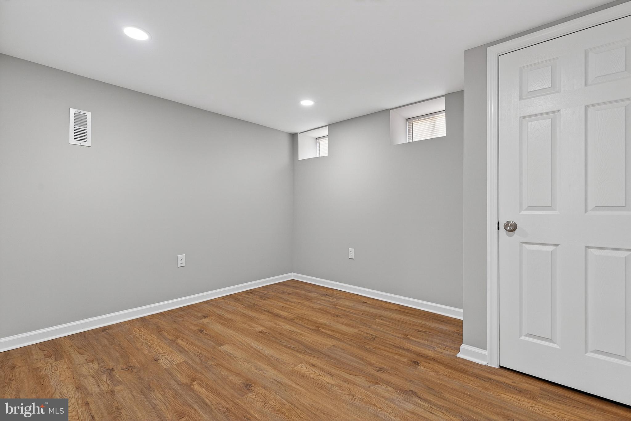 BROADWAY EAST - Residential