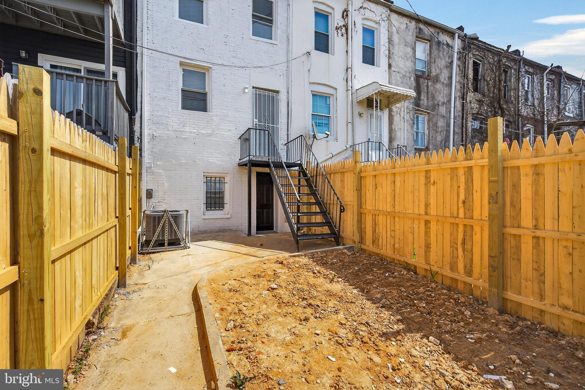 BROADWAY EAST - Residential