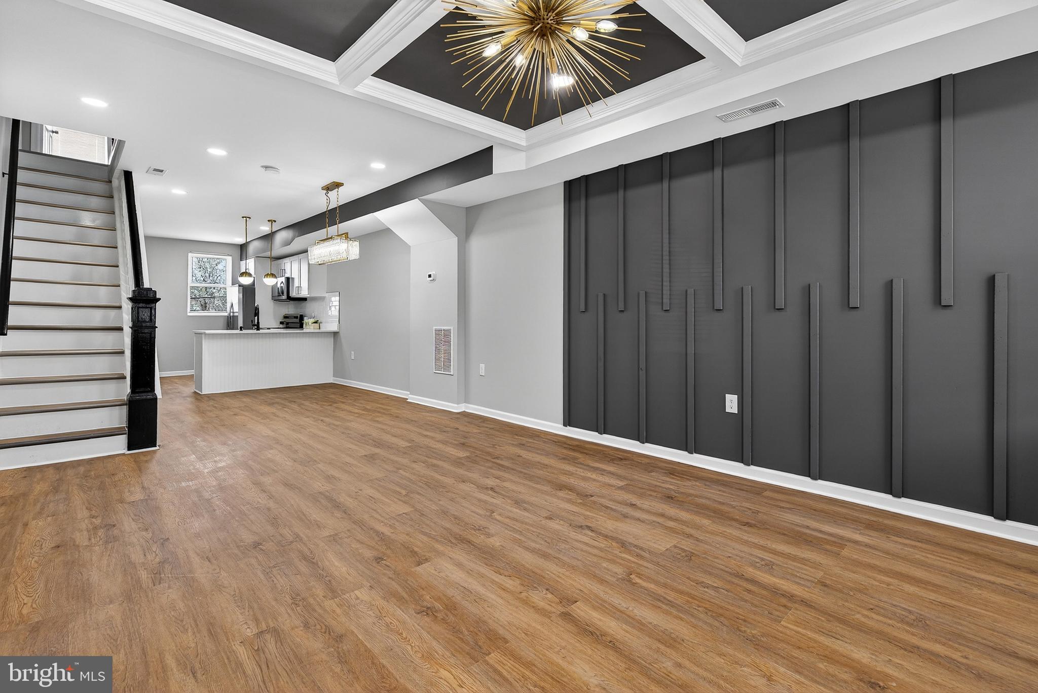 BROADWAY EAST - Residential