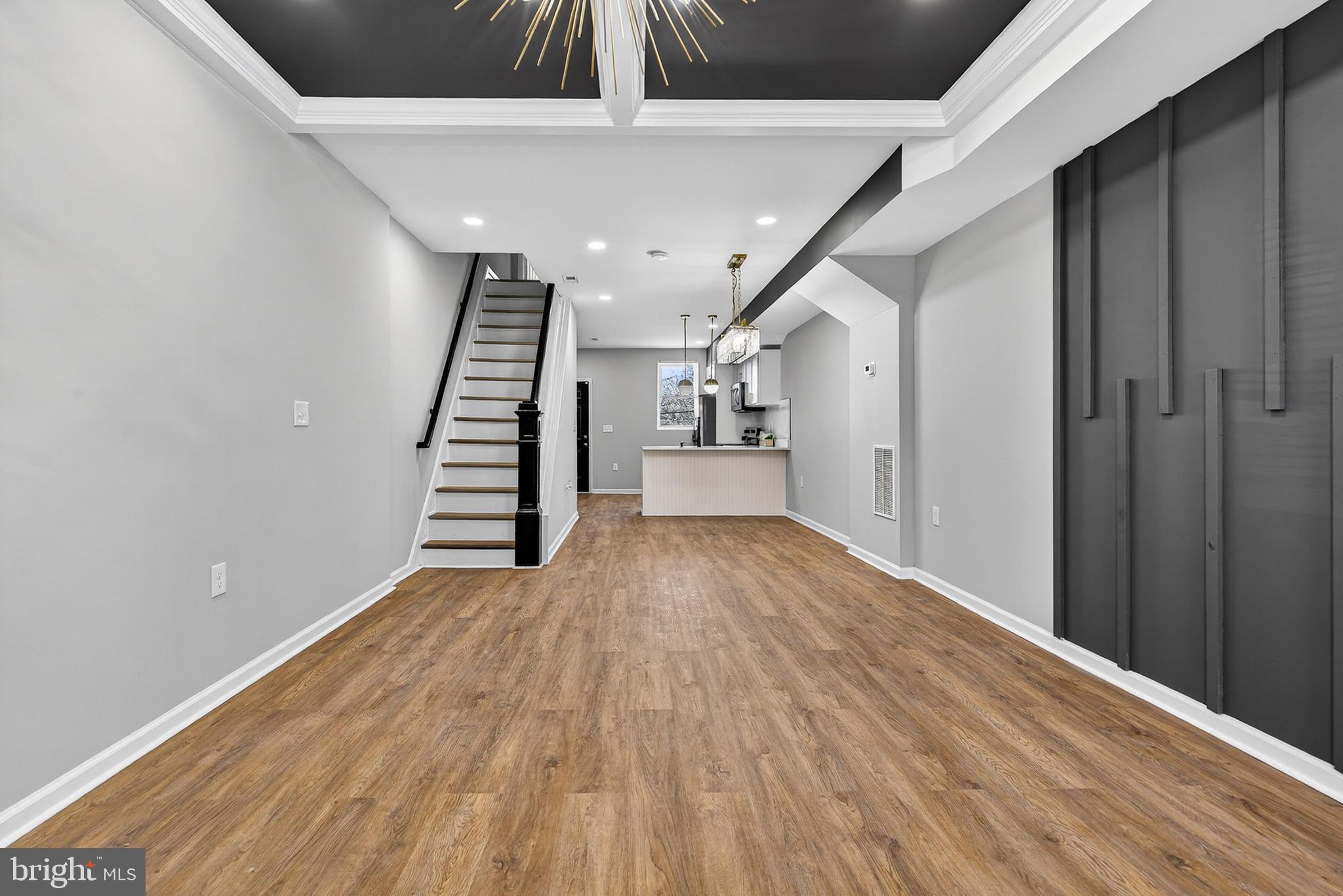 BROADWAY EAST - Residential