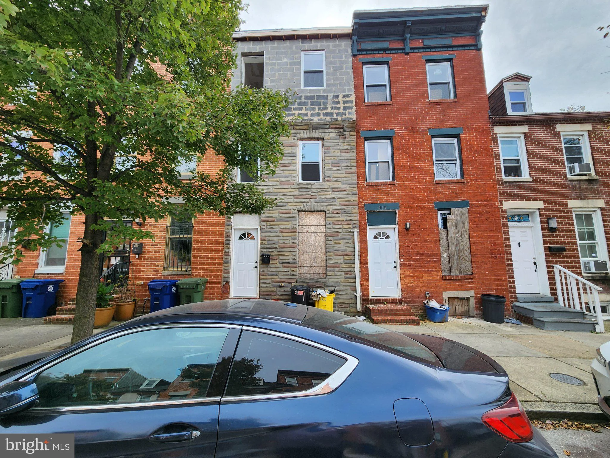 943 W Lombard Street