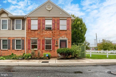 Townhouse For Sale - 1422 Fulton Street<br/> HARRISBURG, PA 17102