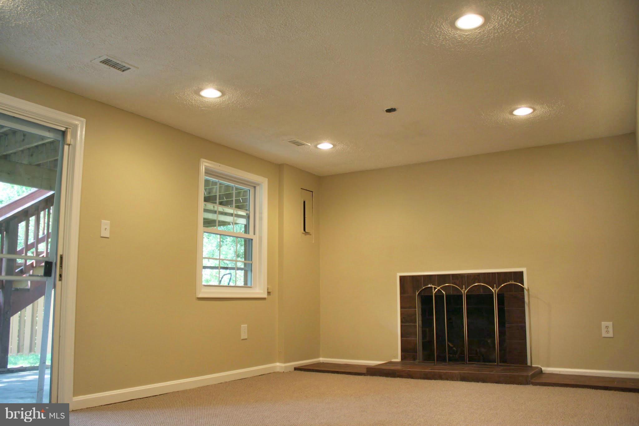 LAKE RIDGE - Residential