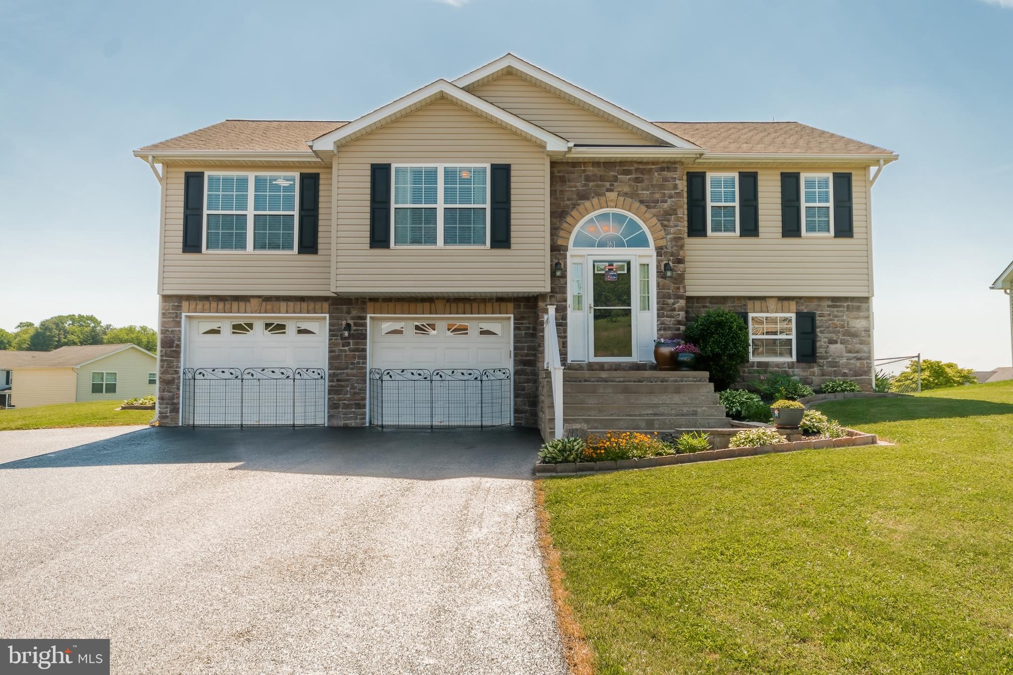 PEBBLE RIDGE - Residential