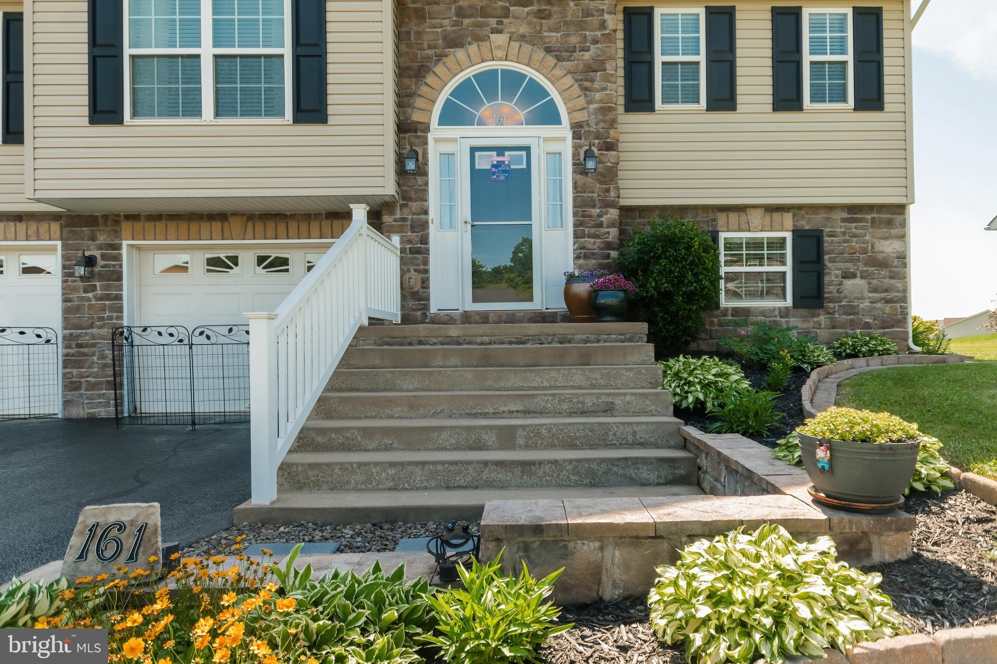 PEBBLE RIDGE - Residential