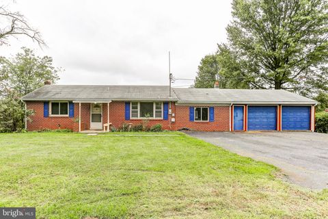 Photo of 60 ANCHOR RD, ELIZABETHTOWN, PA 17022 (MLS # PALA2041346)
