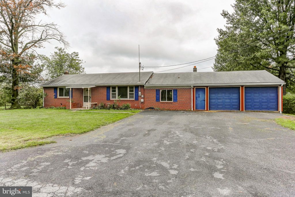 Photo of 60 ANCHOR RD, ELIZABETHTOWN, PA 17022 (MLS # PALA2041346)