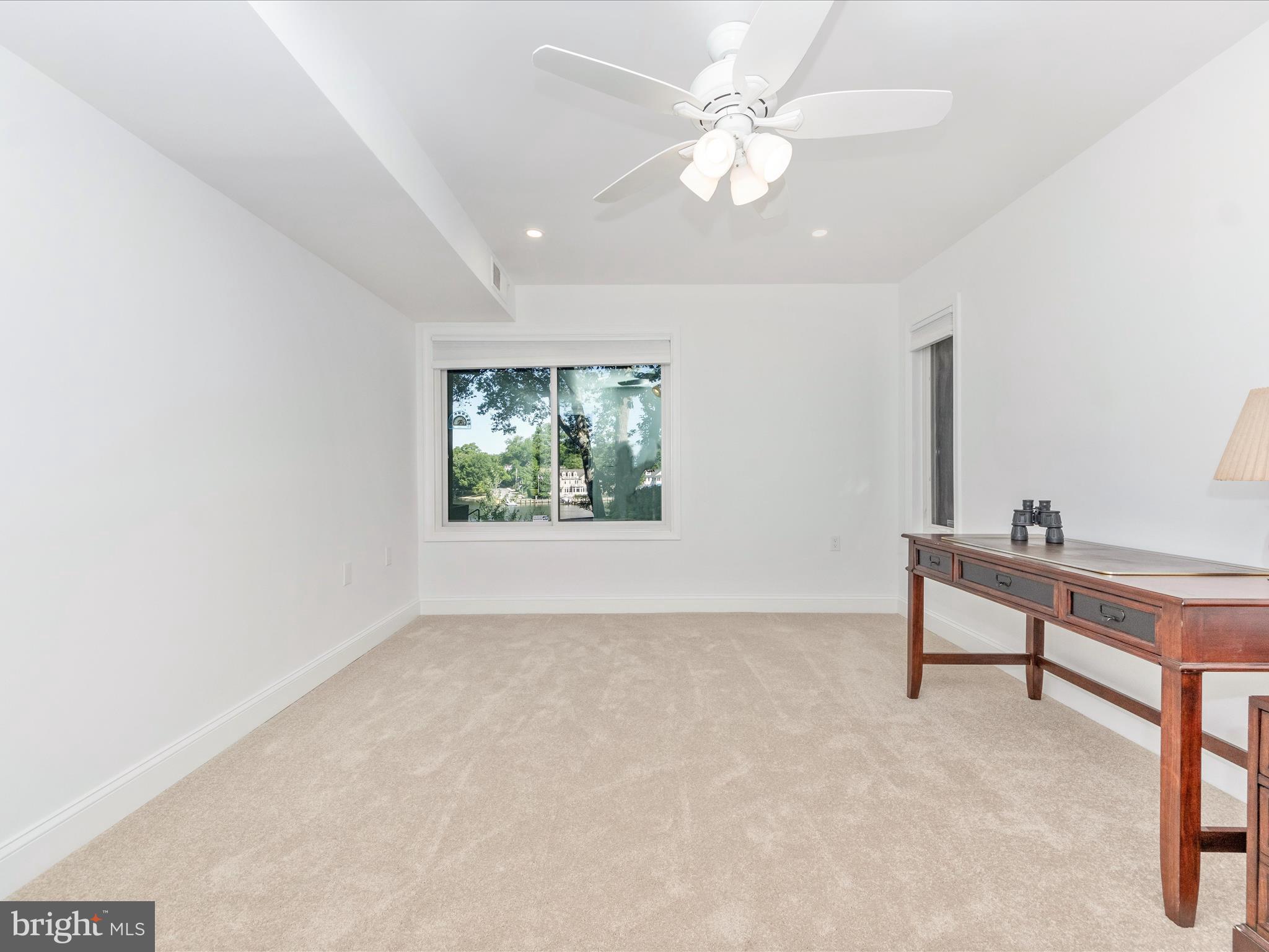 PRESIDENT POINT - Residential
