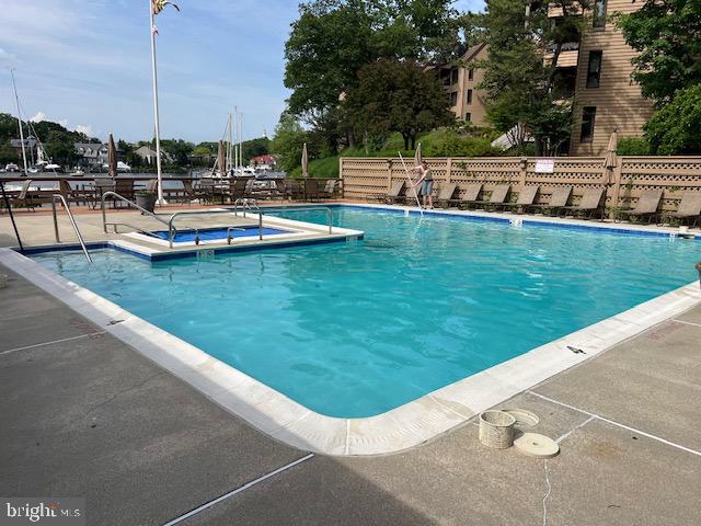 PRESIDENT POINT - Residential