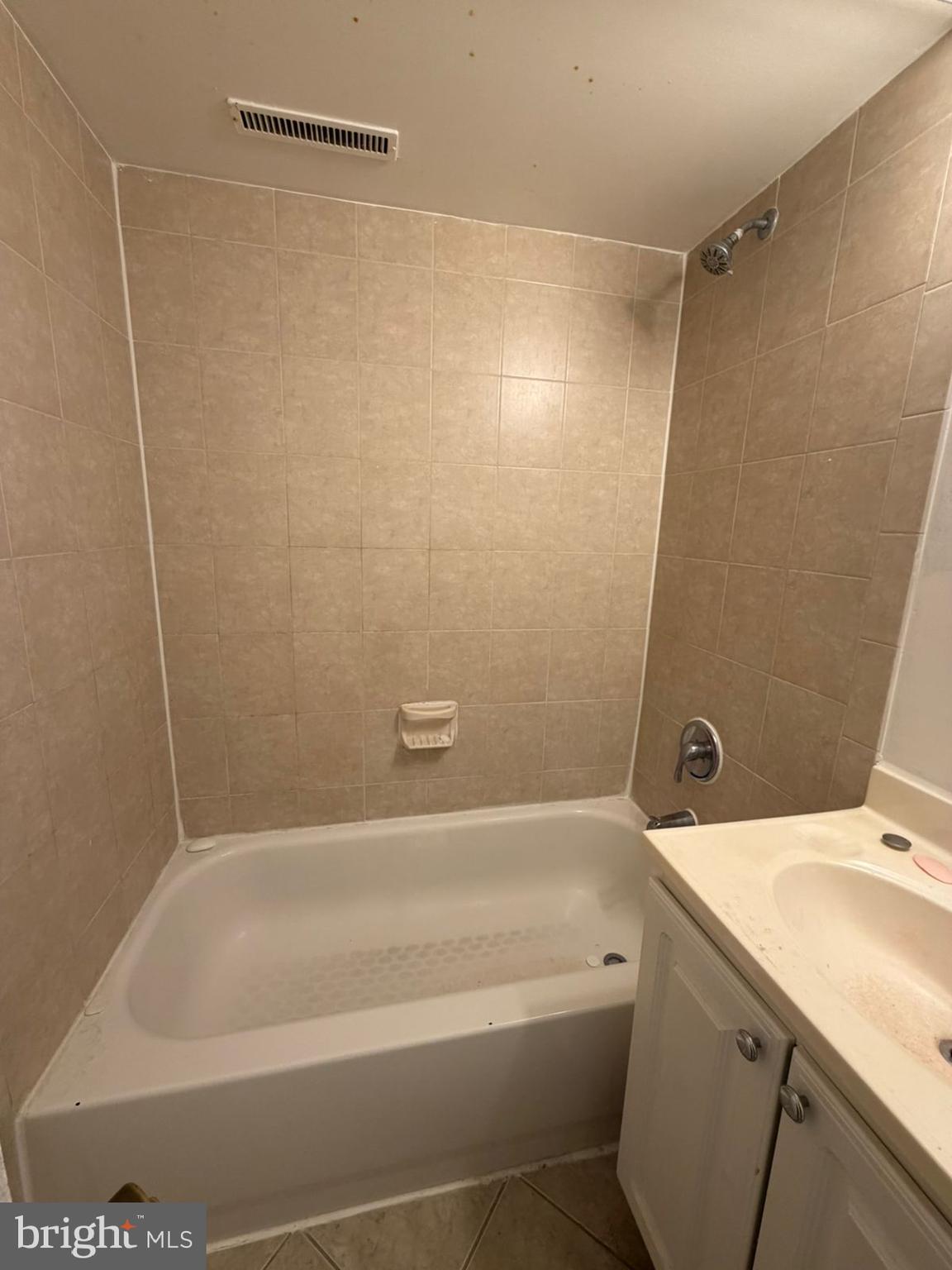 LANDOVER - Residential