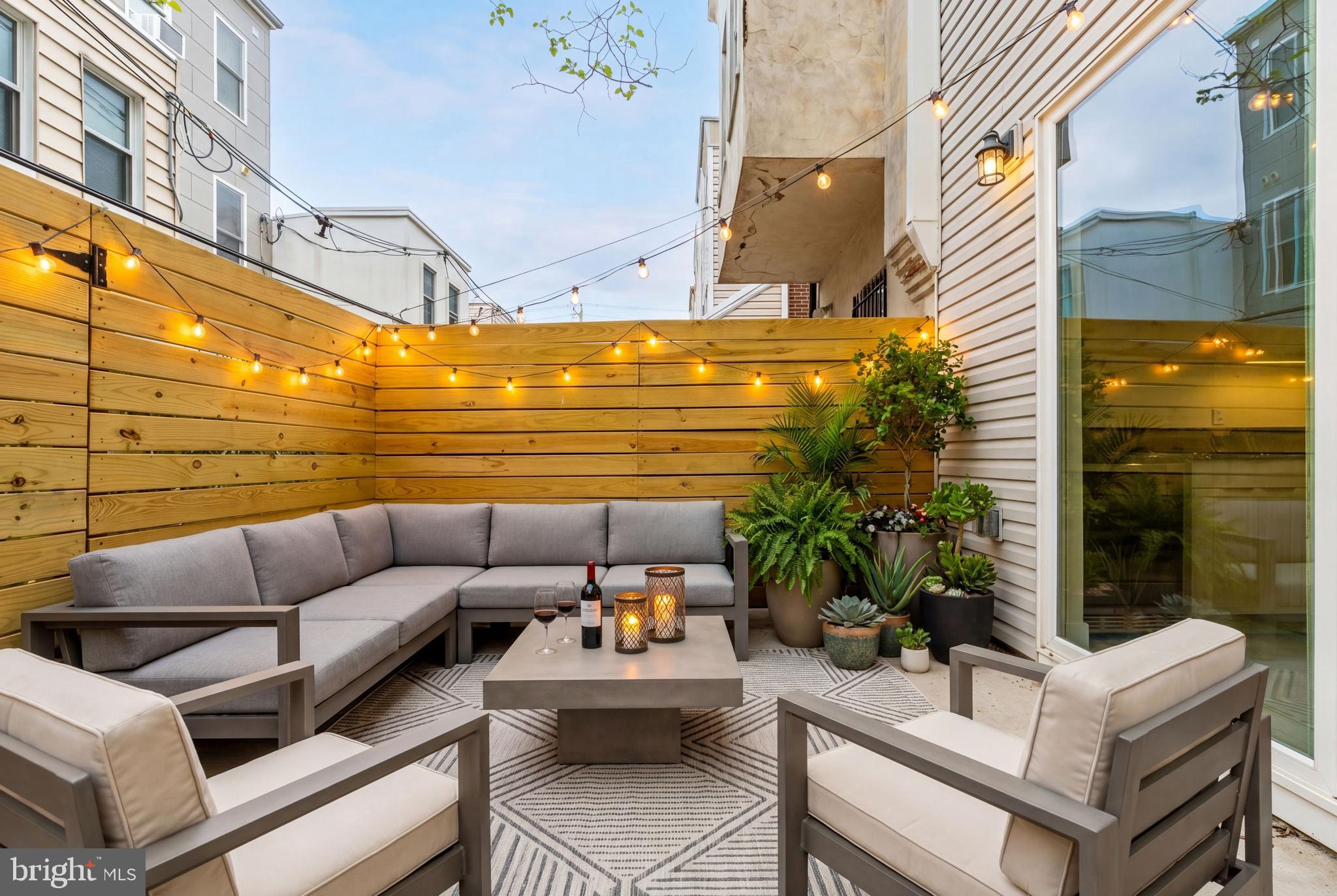 POINT BREEZE - Residential
