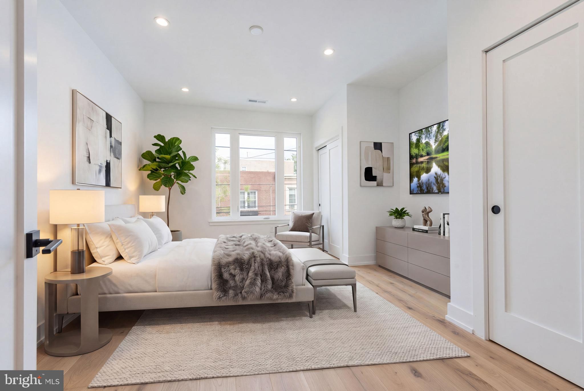 POINT BREEZE - Residential