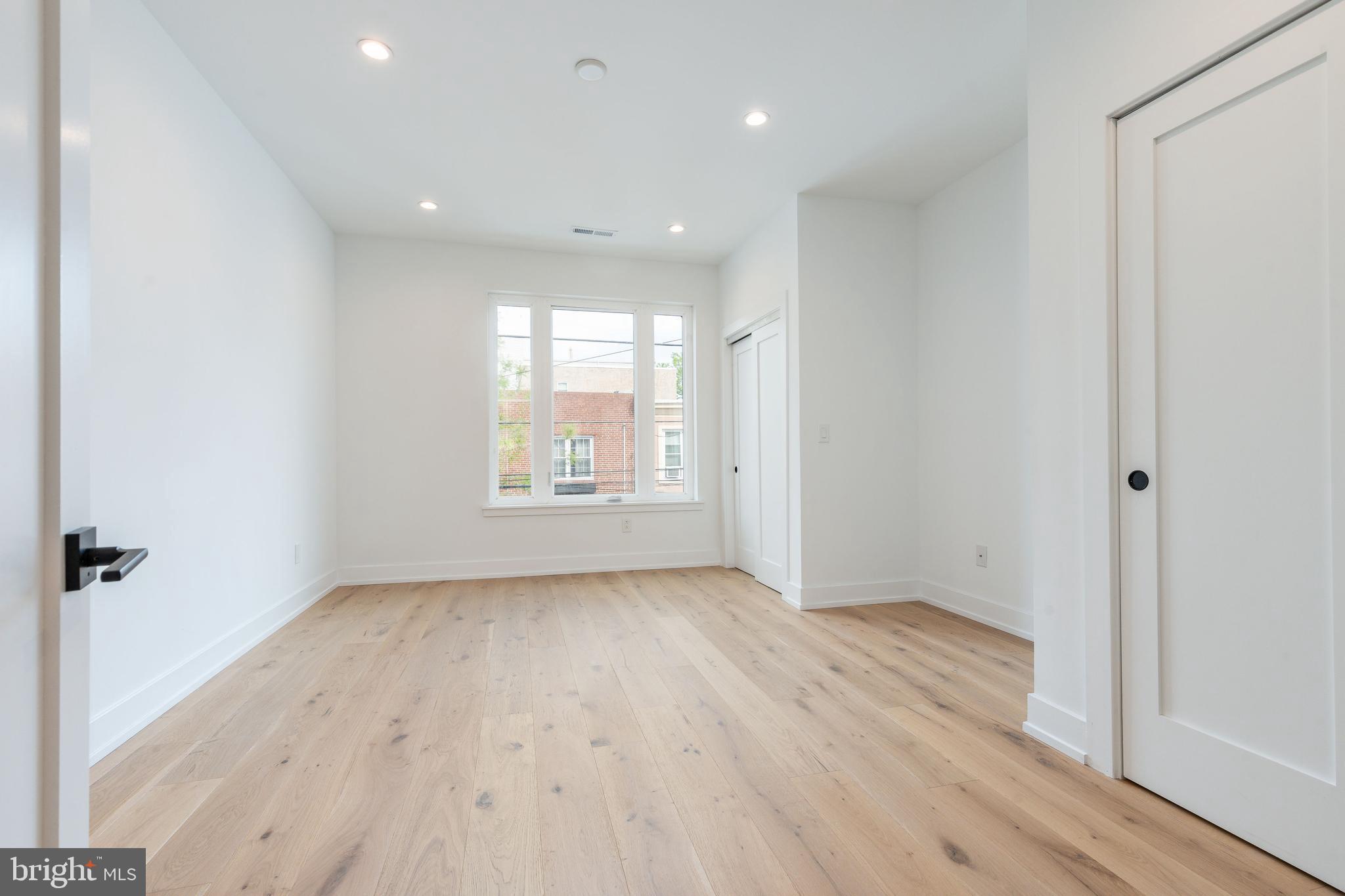 POINT BREEZE - Residential