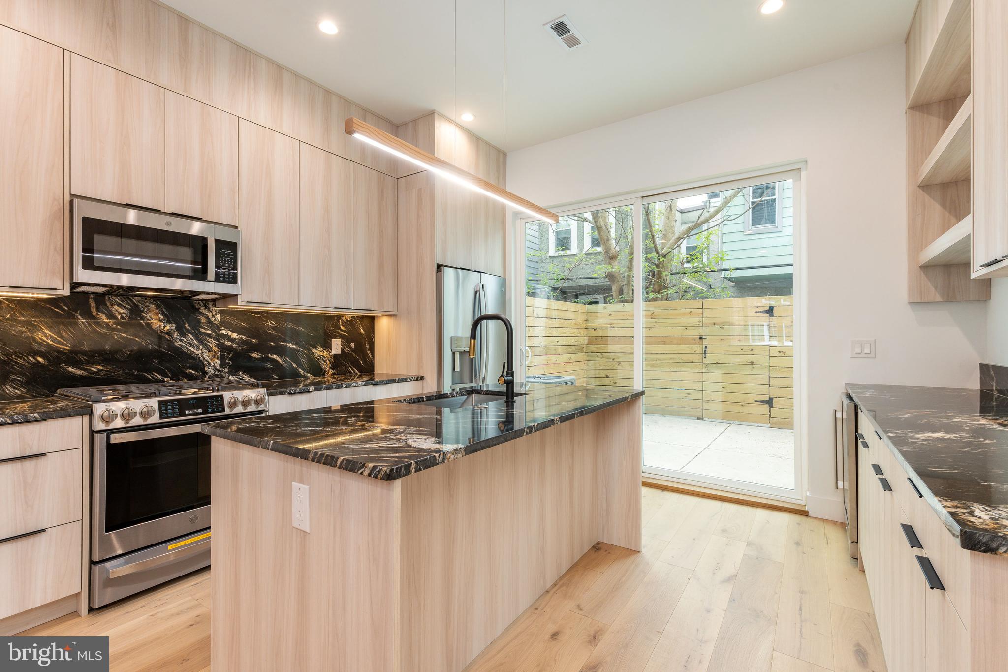 POINT BREEZE - Residential
