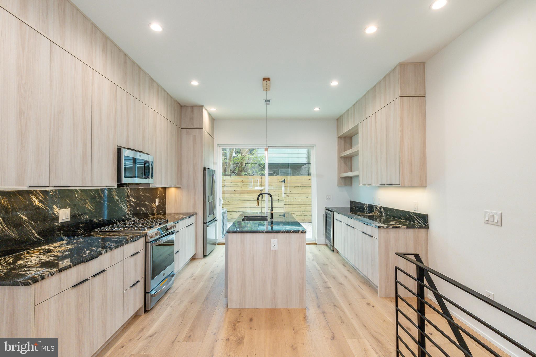 POINT BREEZE - Residential