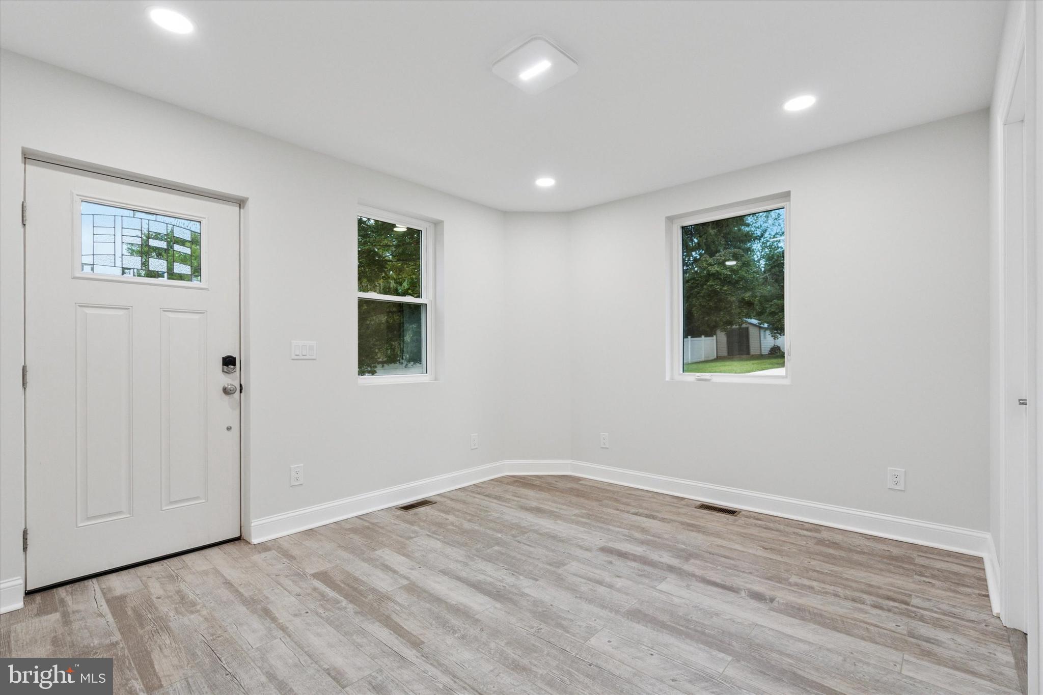 SOMERTON - Residential