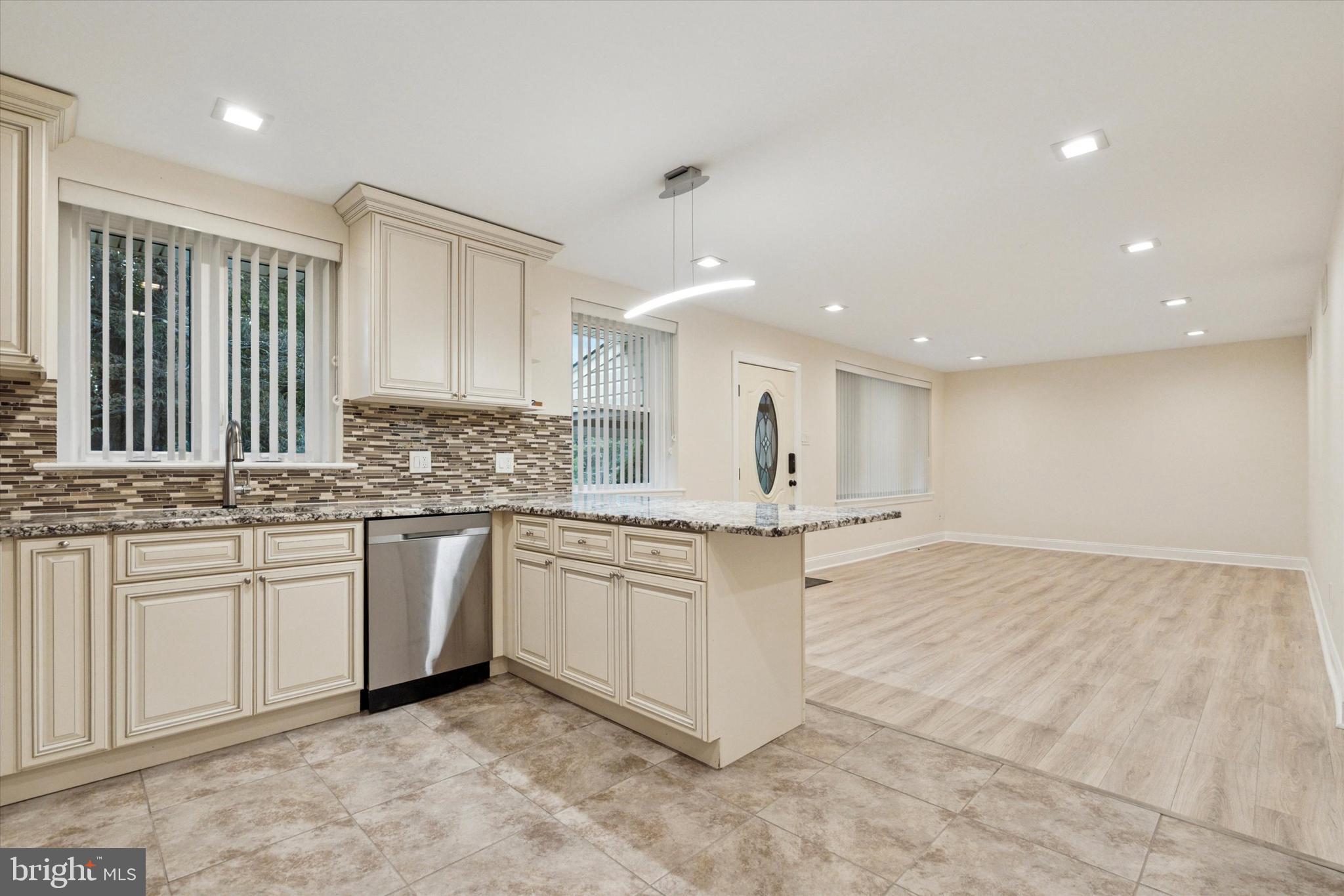 SOMERTON - Residential