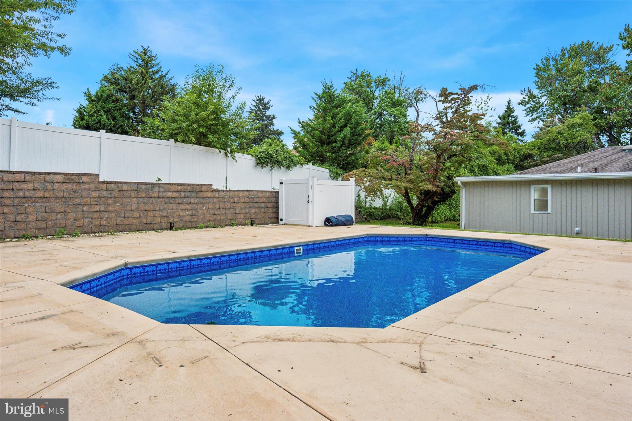 SOMERTON - Residential