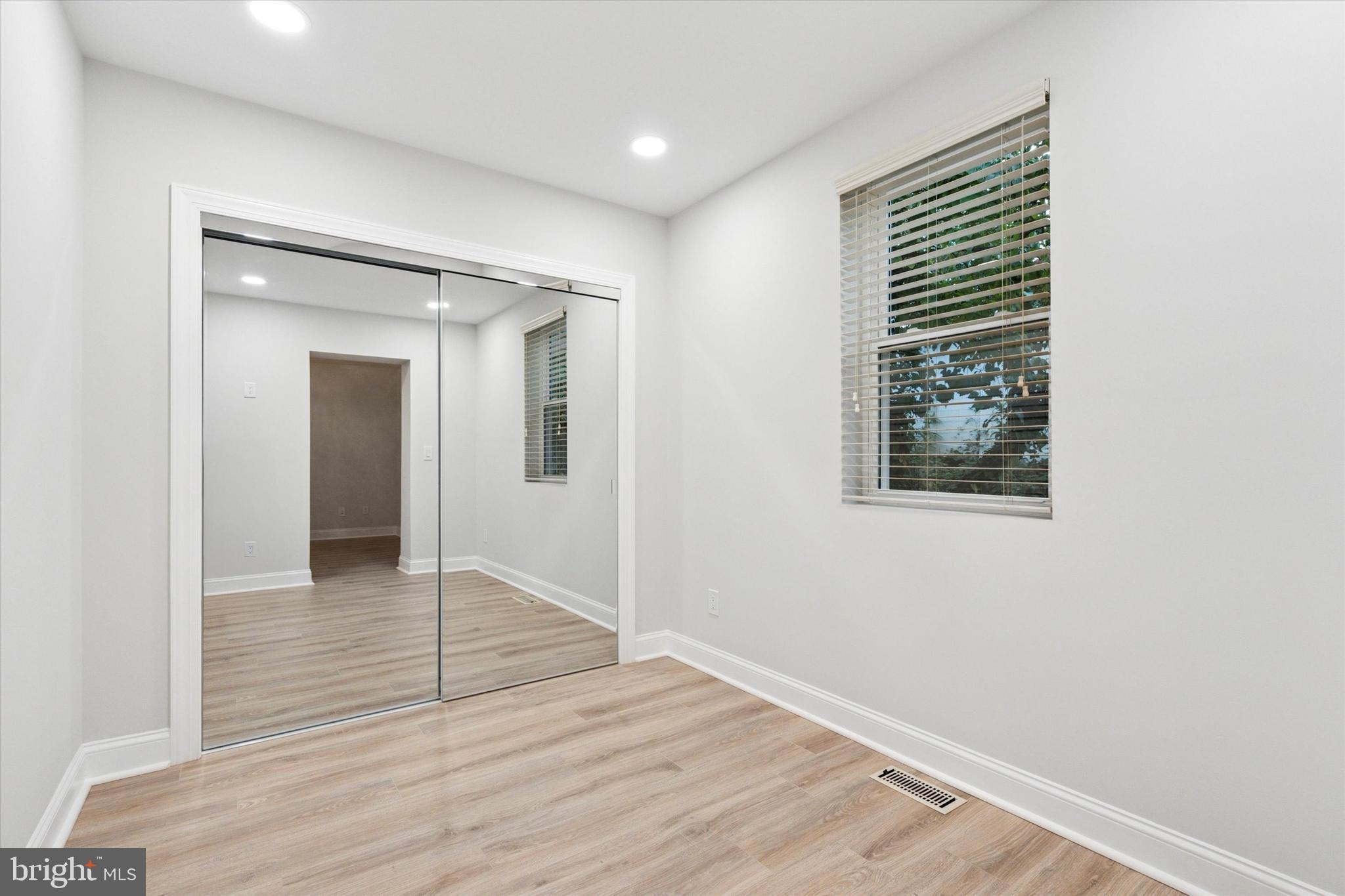 SOMERTON - Residential