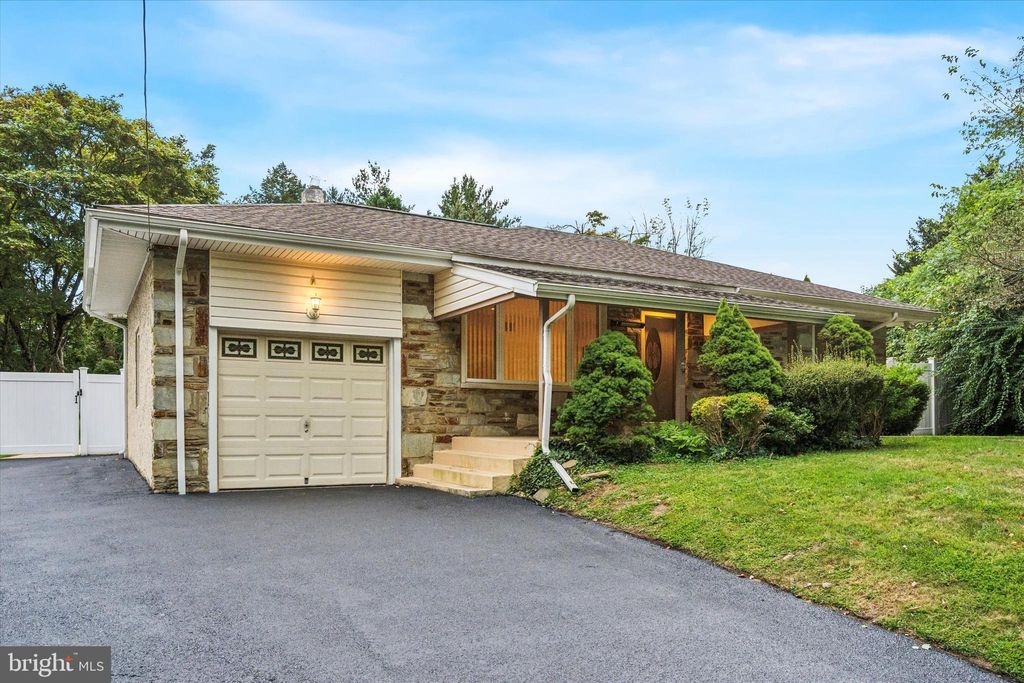 Photo of 13441 Trevose Road, PHILADELPHIA, PA 19116 (MLS # PAPH2535058)