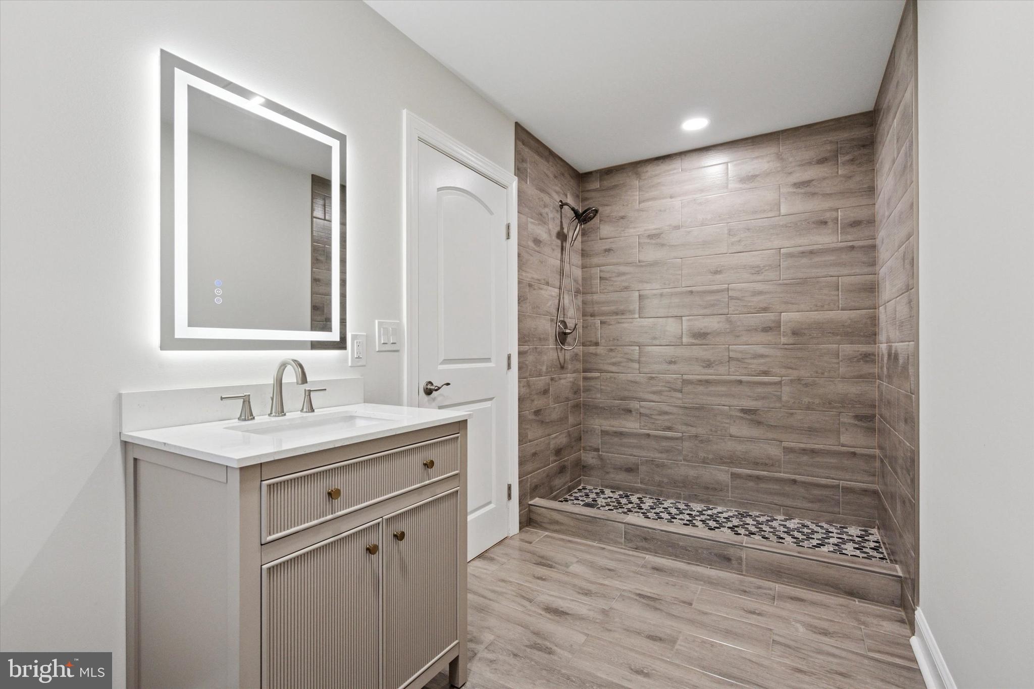 SOMERTON - Residential