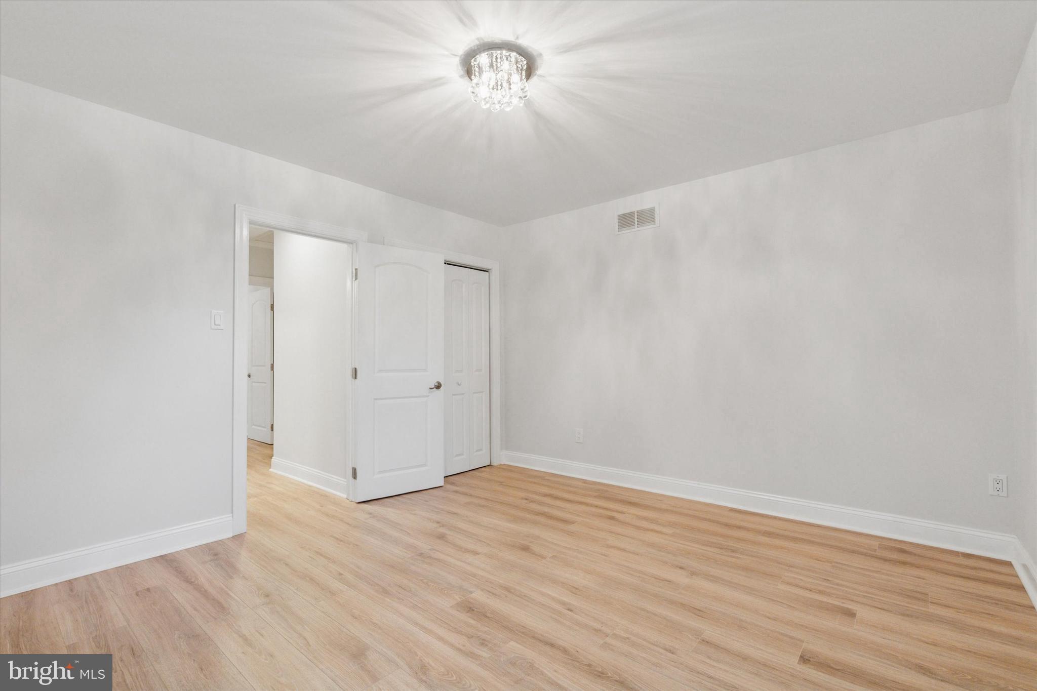 SOMERTON - Residential