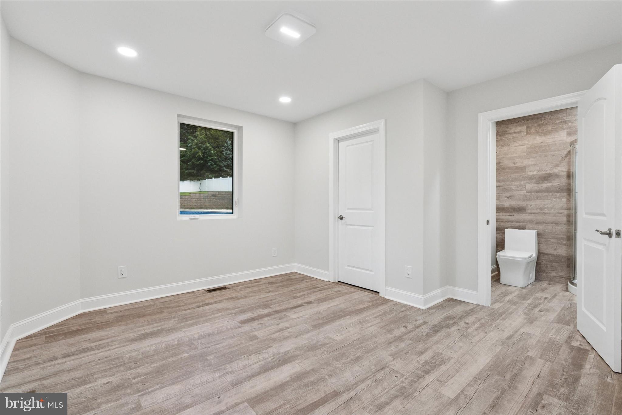 SOMERTON - Residential