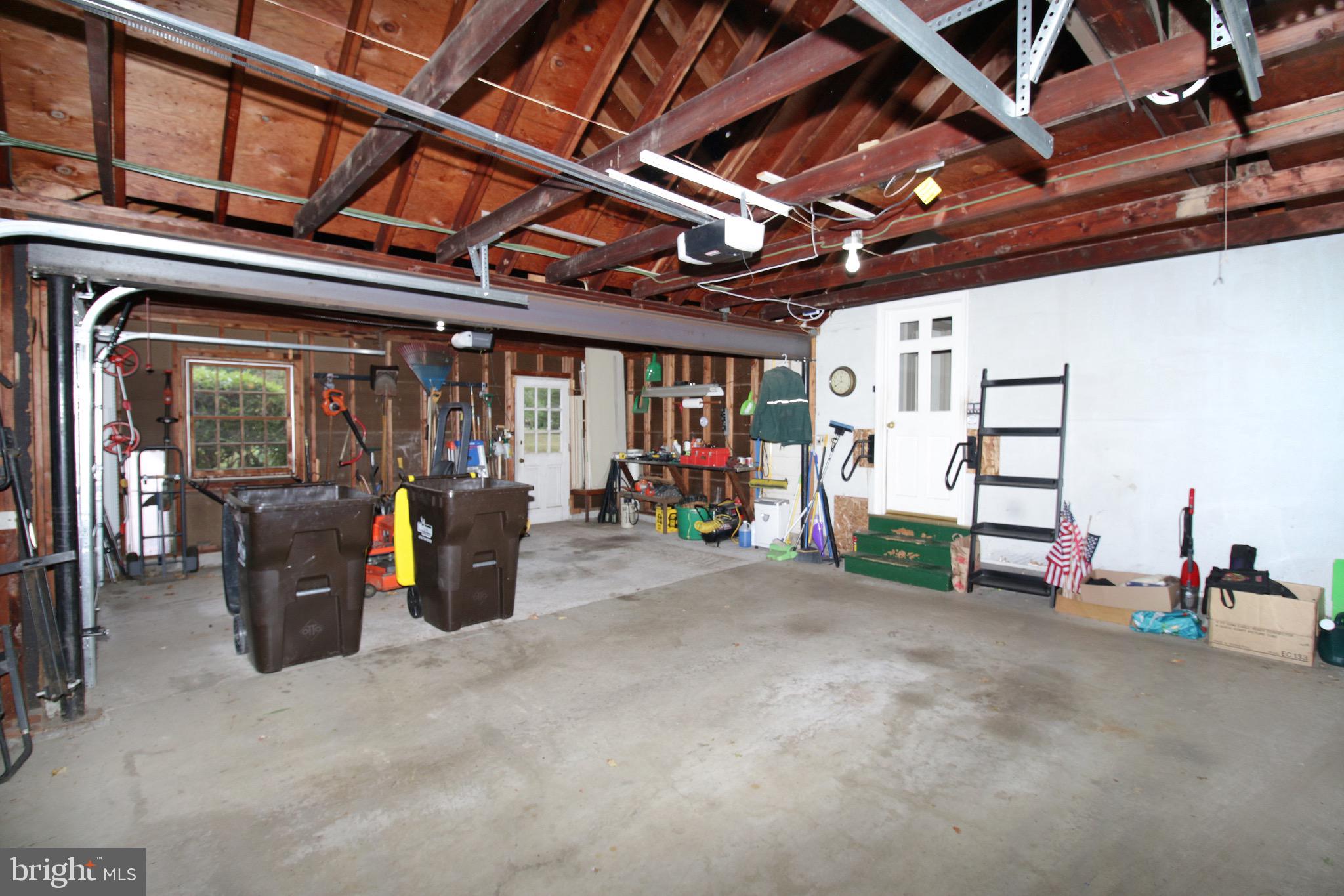 PEBBLE HILL - Residential Lease