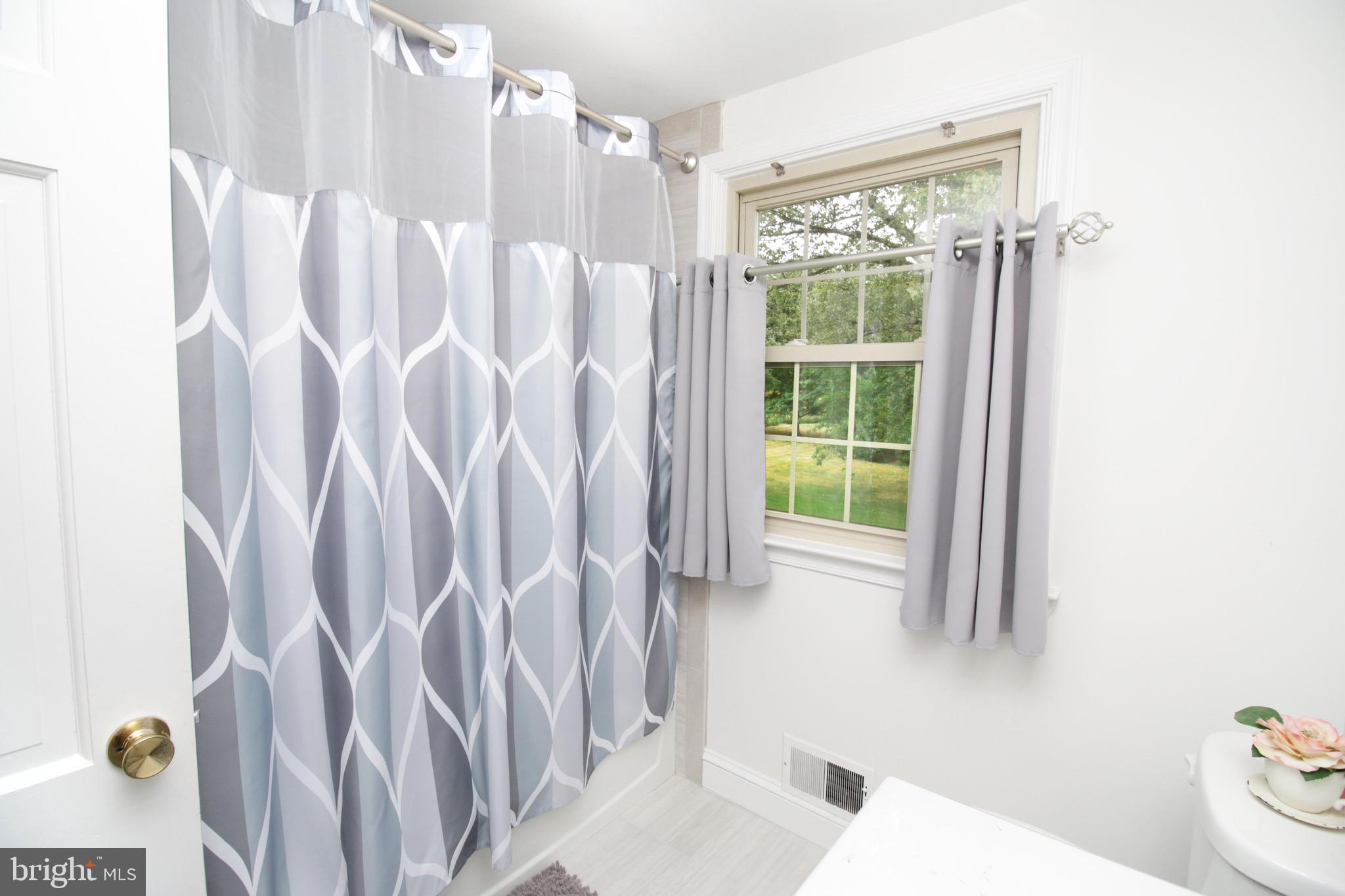 PEBBLE HILL - Residential Lease