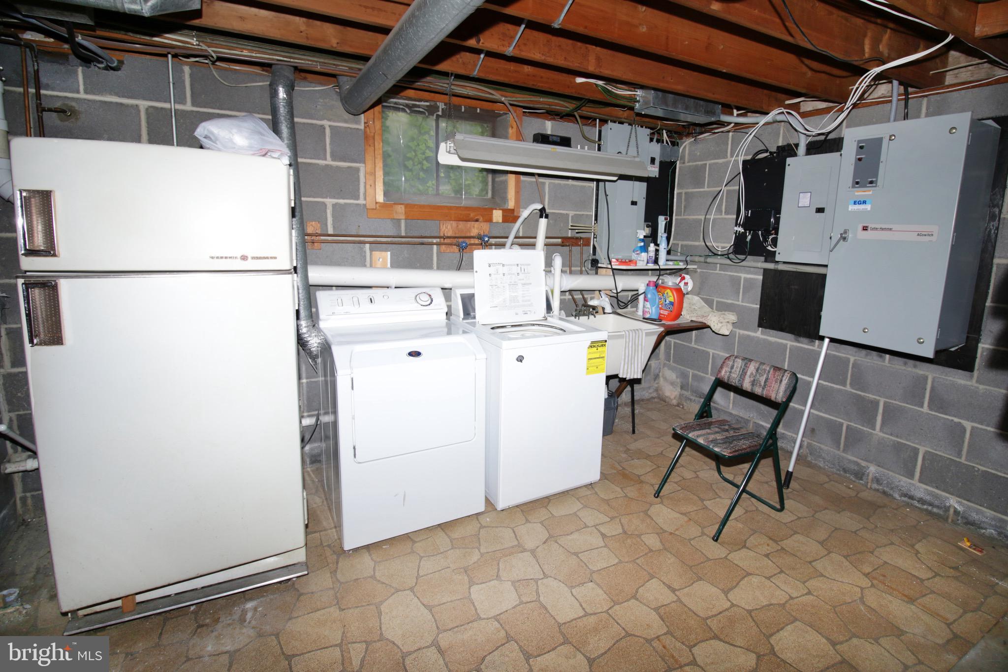 PEBBLE HILL - Residential Lease