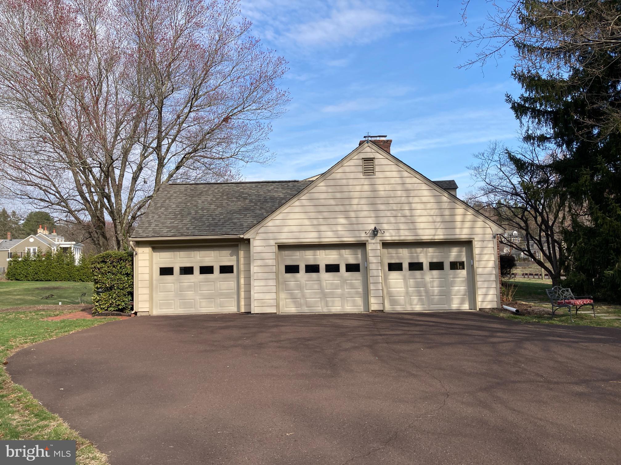 PEBBLE HILL - Residential Lease