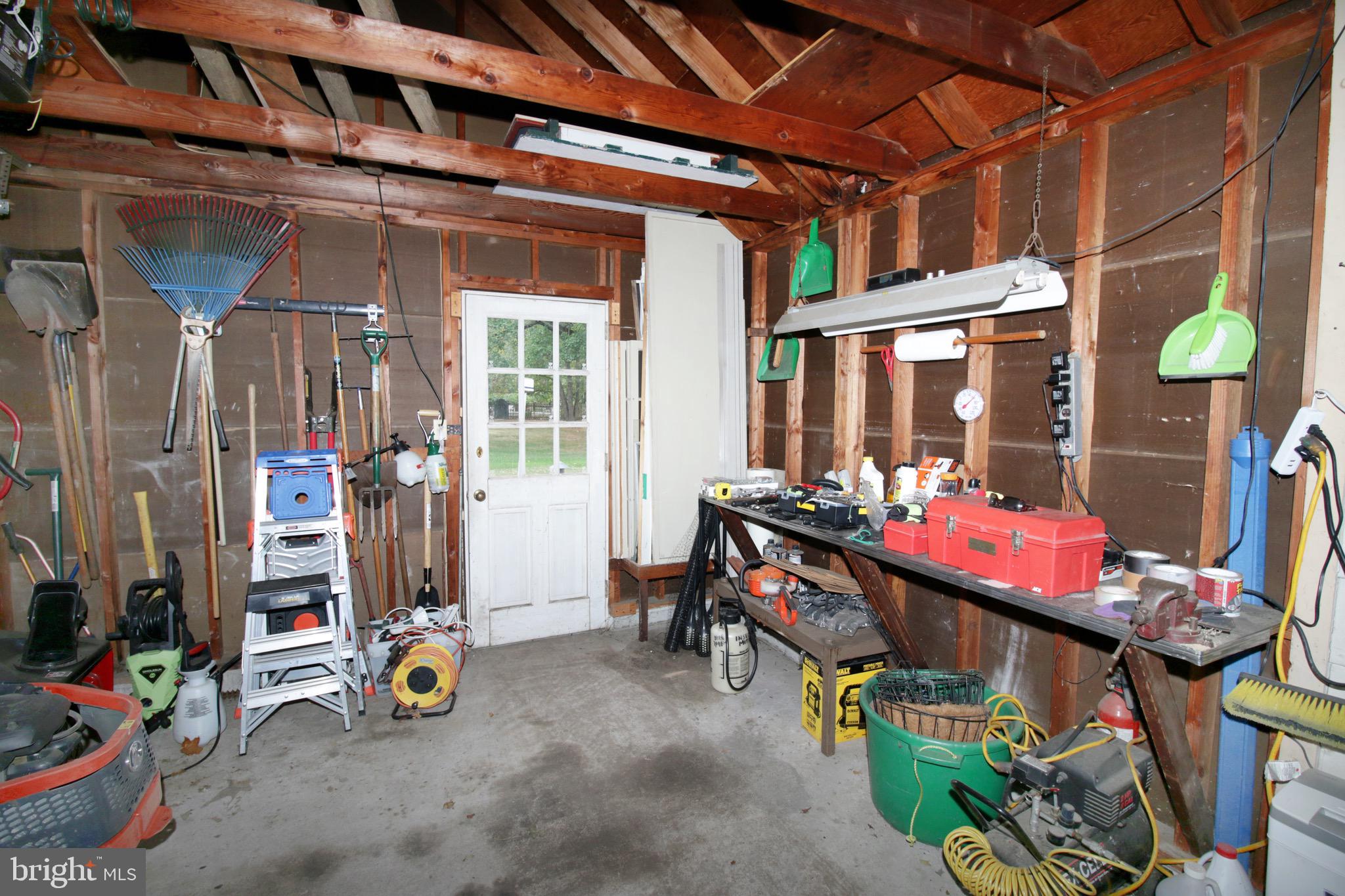 PEBBLE HILL - Residential Lease