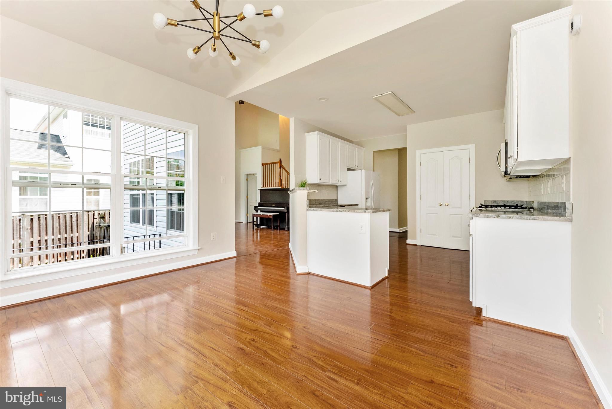 SUN MEADOW - Residential