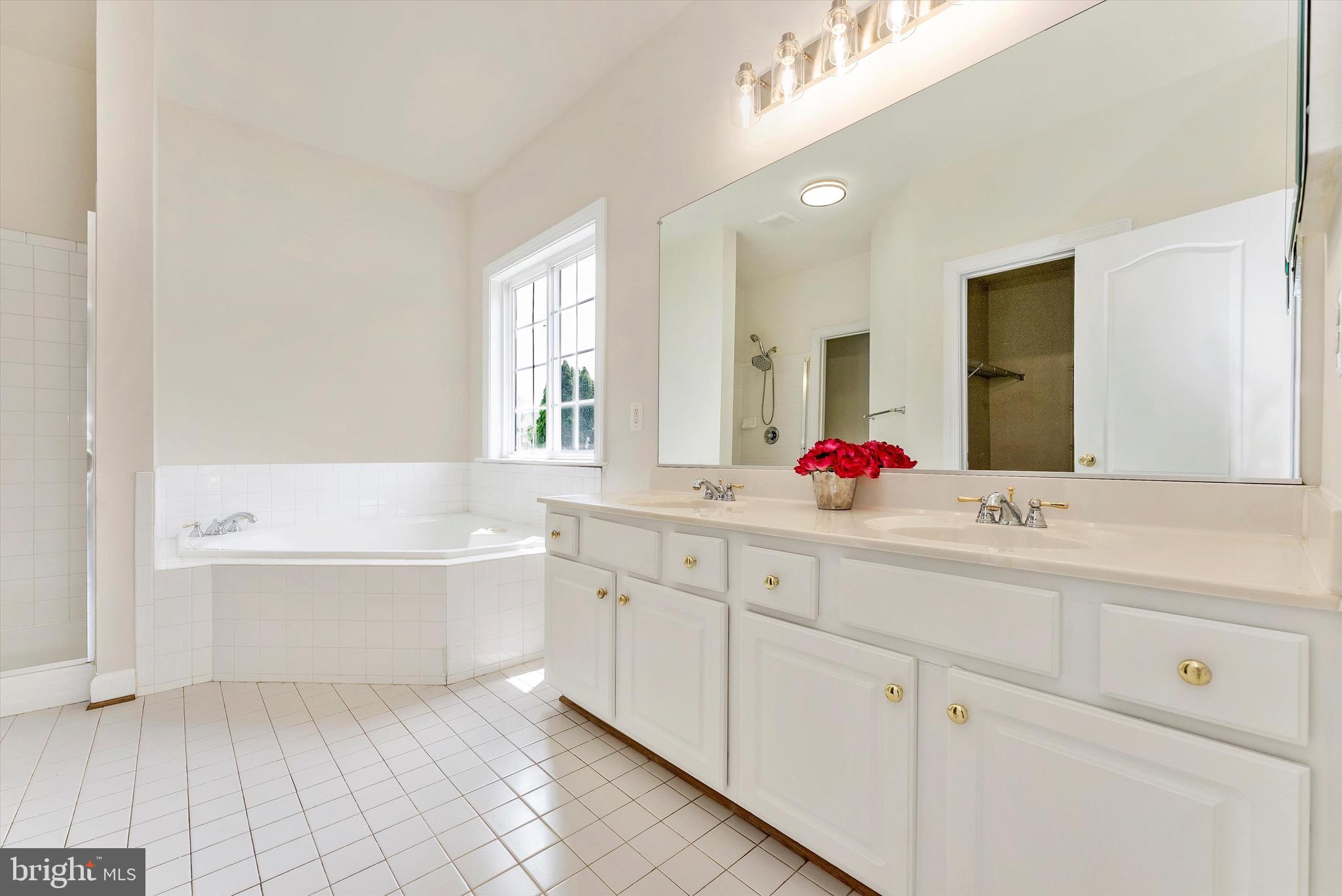 SUN MEADOW - Residential