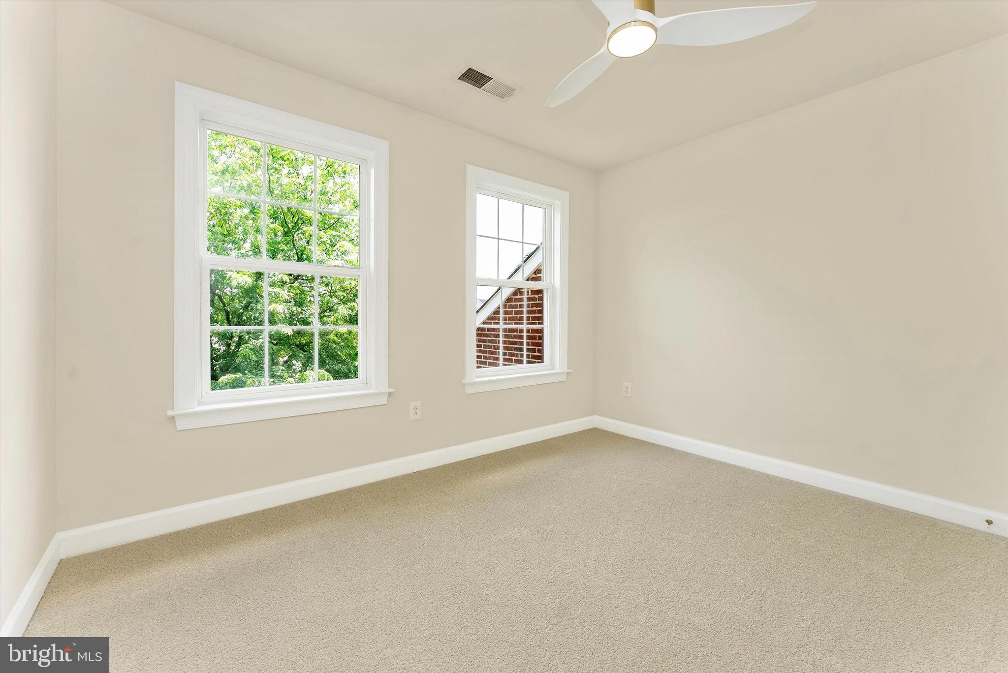 SUN MEADOW - Residential