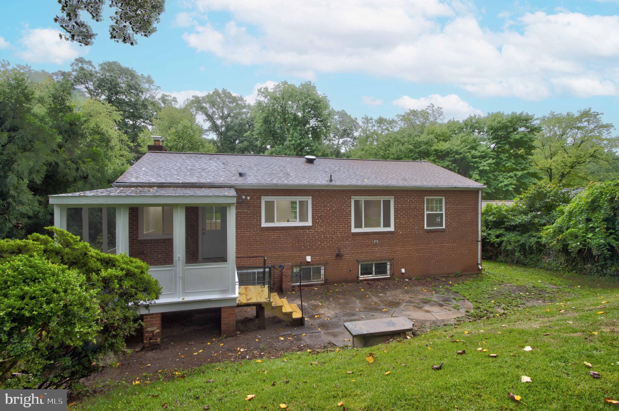 SILVER SPRING CNTRY CLUB - Residential