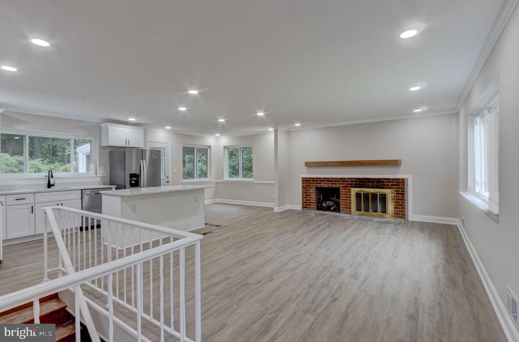 SILVER SPRING CNTRY CLUB - Residential