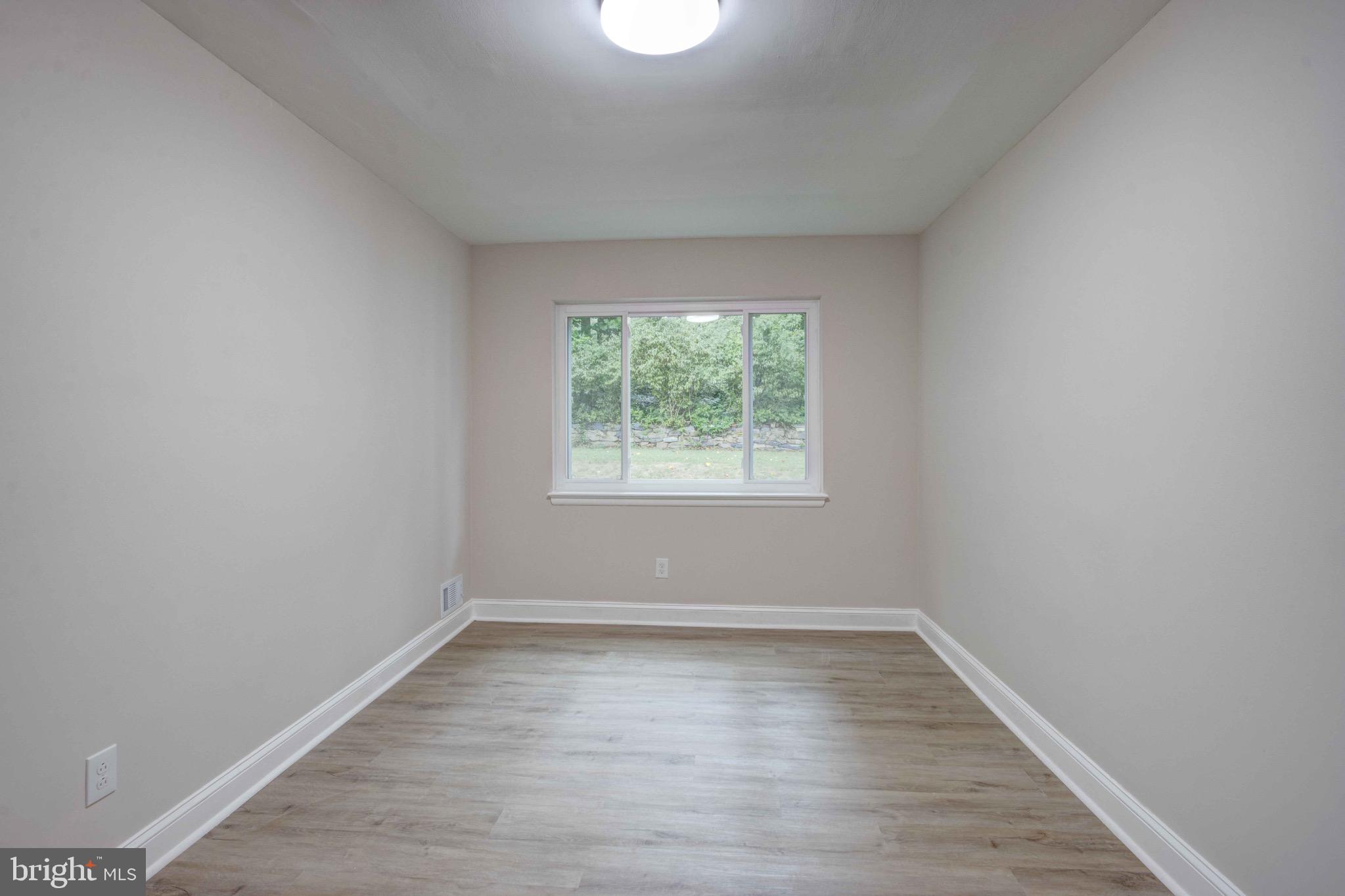 SILVER SPRING CNTRY CLUB - Residential