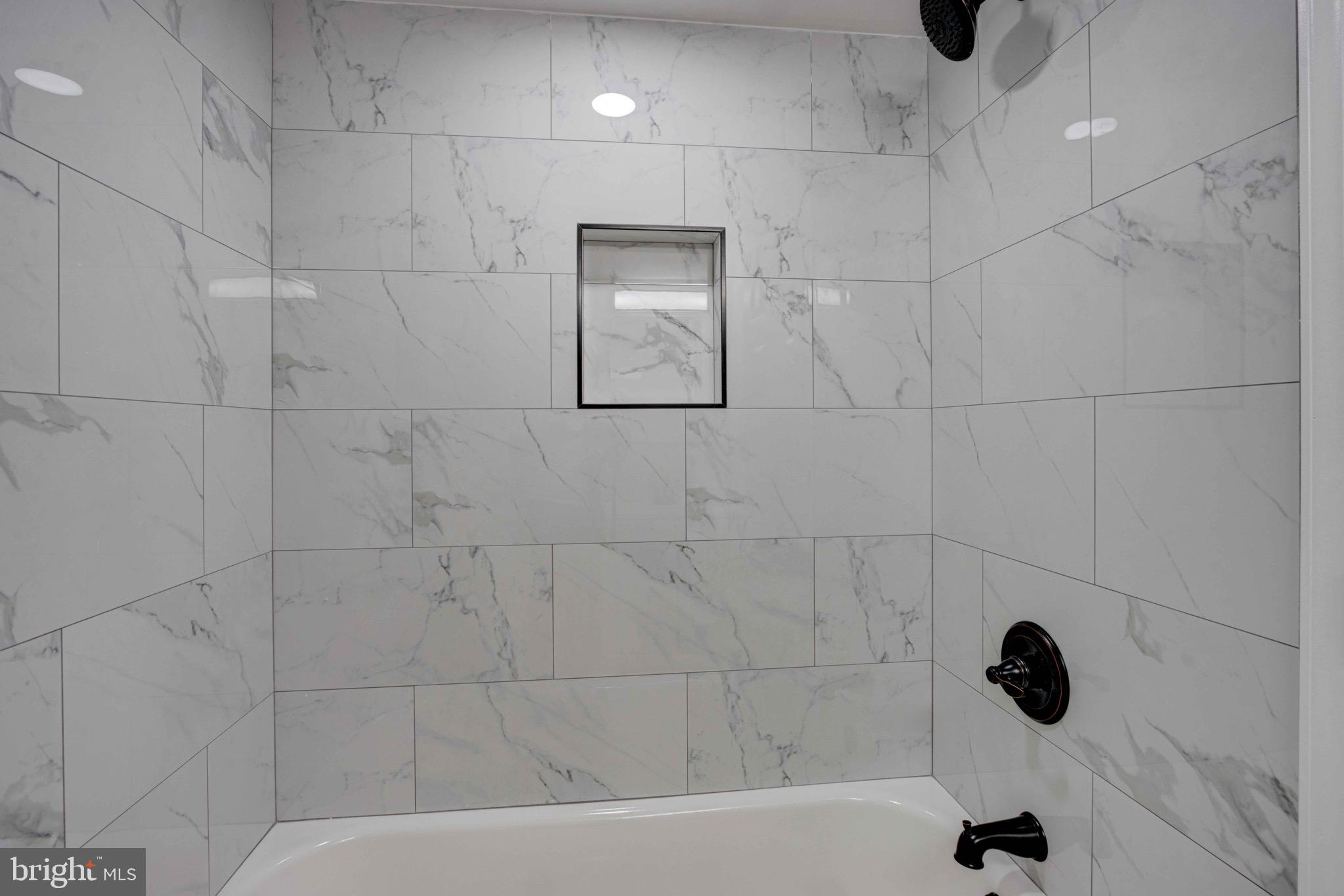 SILVER SPRING CNTRY CLUB - Residential