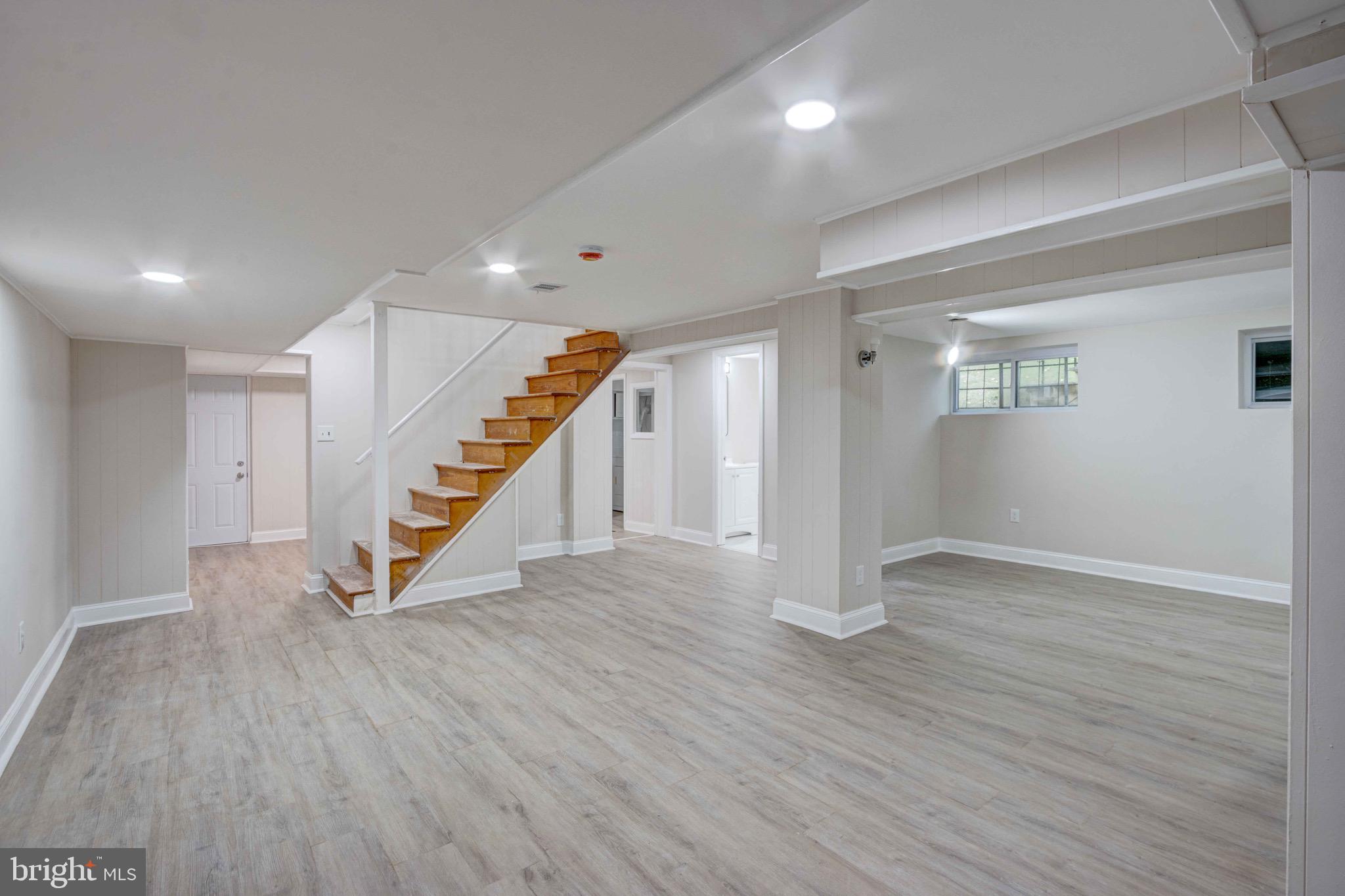 SILVER SPRING CNTRY CLUB - Residential