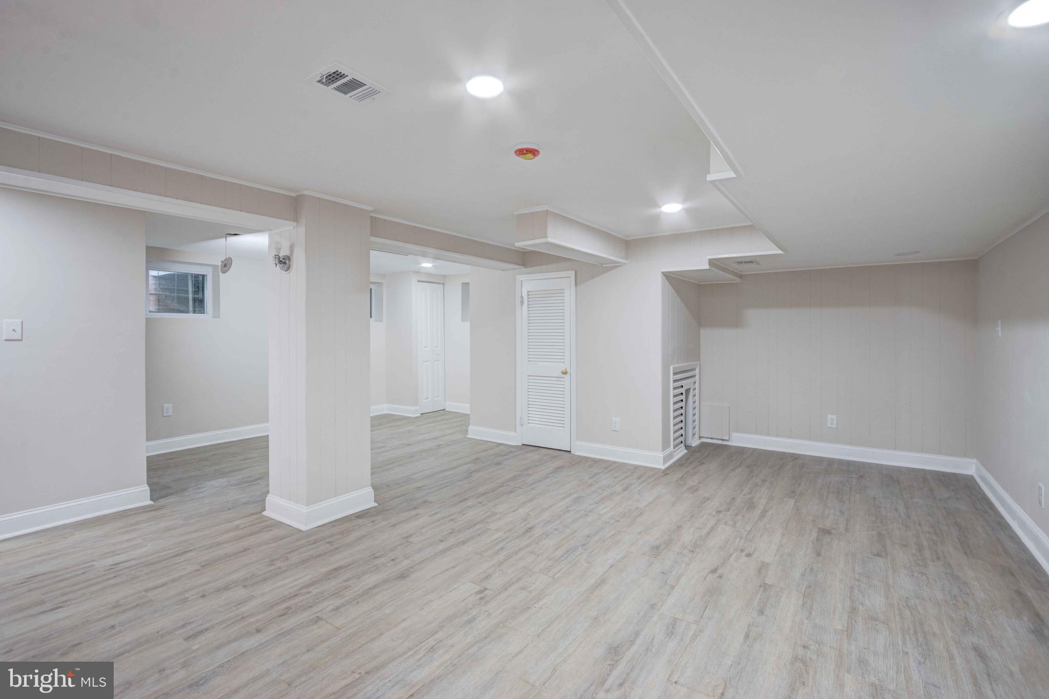 SILVER SPRING CNTRY CLUB - Residential