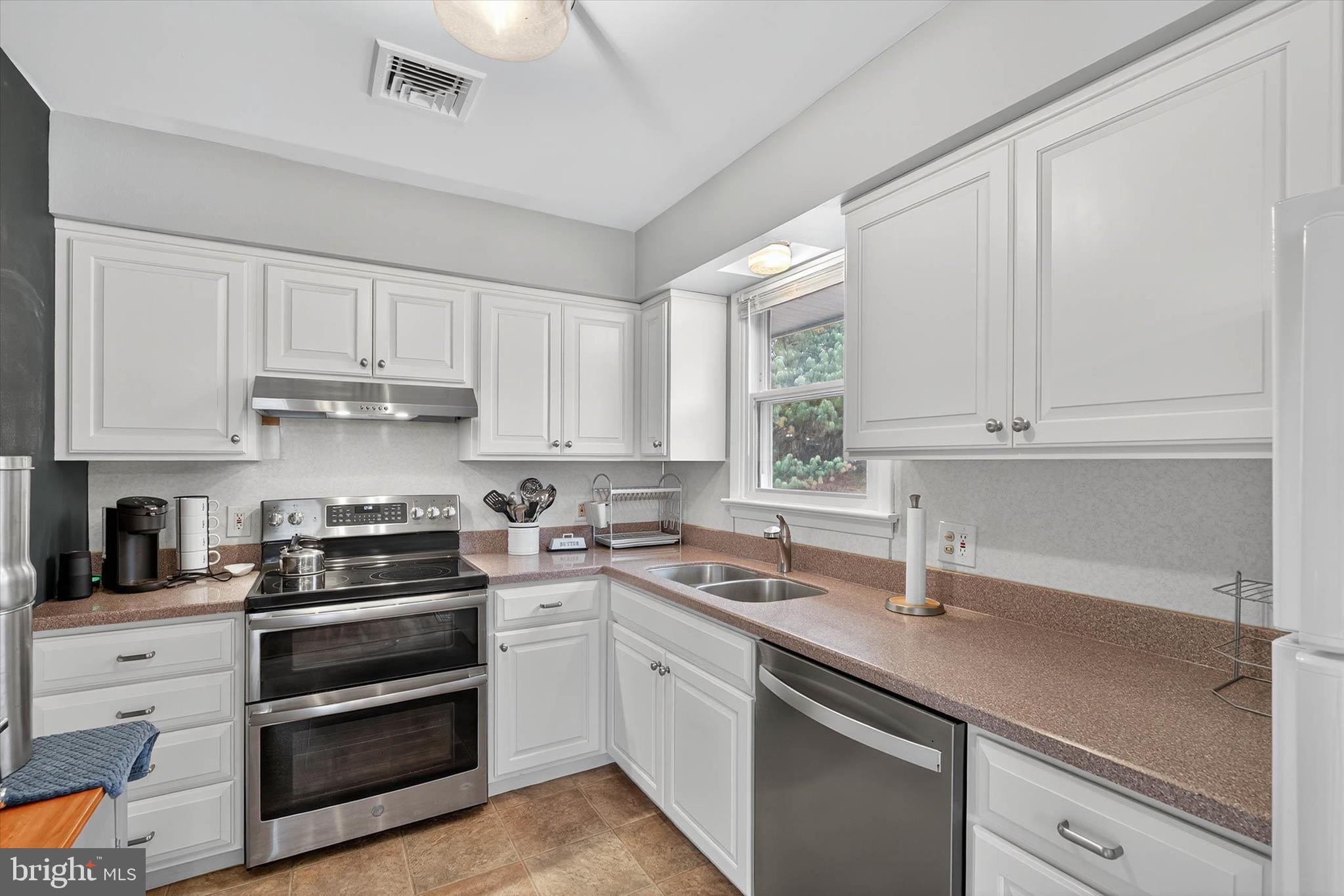 AMITY GARDENS - Residential