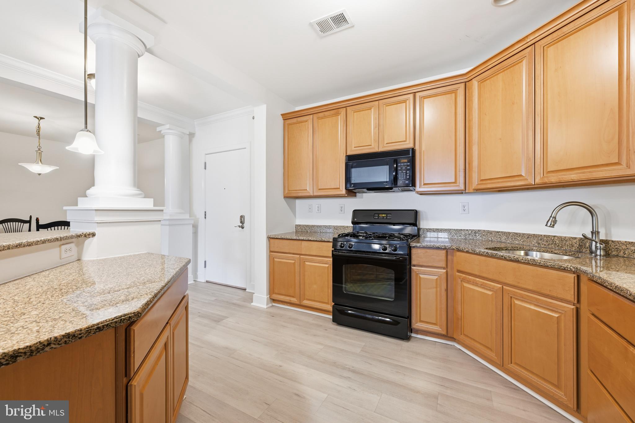 MERIDIAN VALLEY SQ - Residential