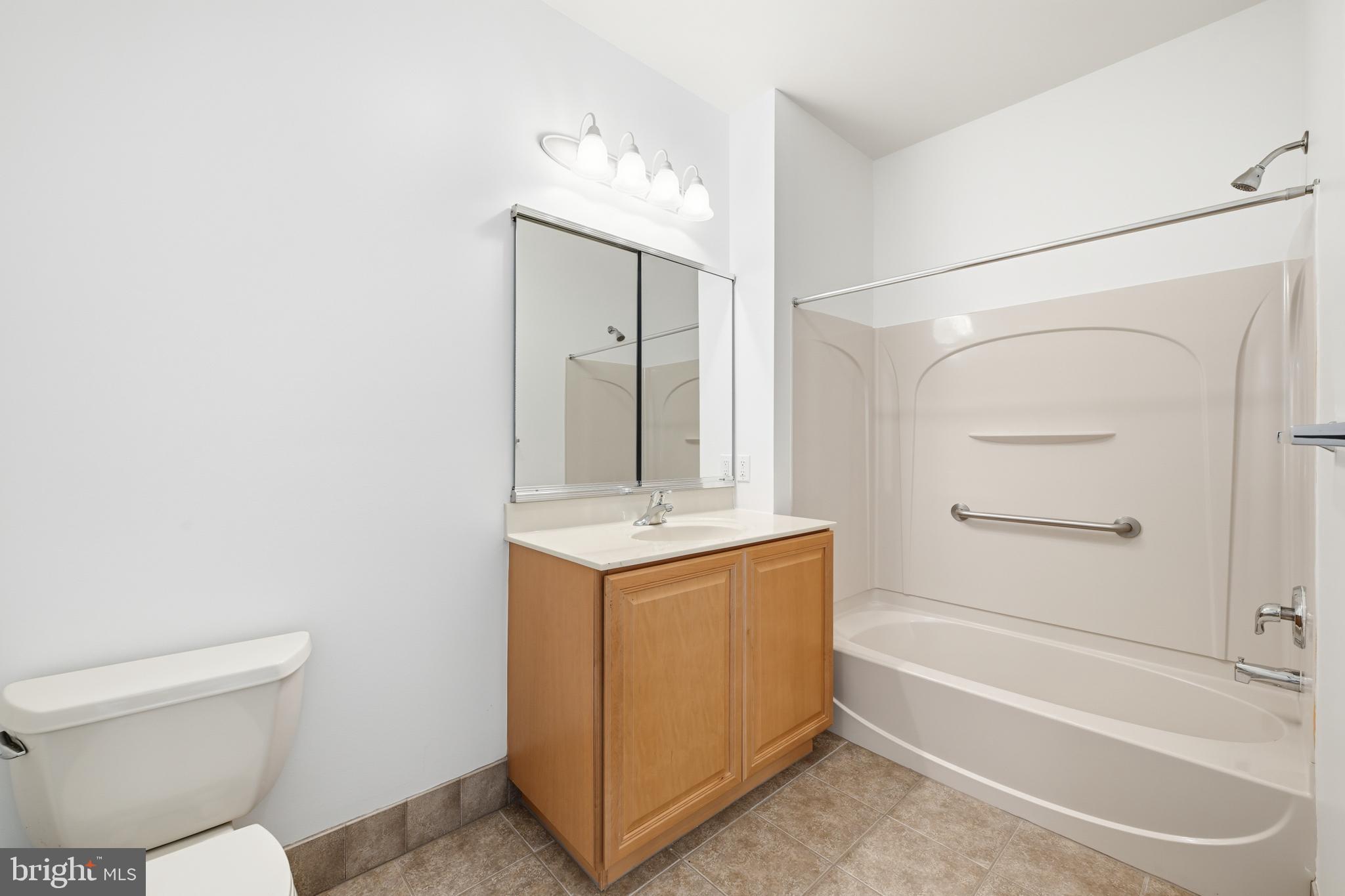 MERIDIAN VALLEY SQ - Residential