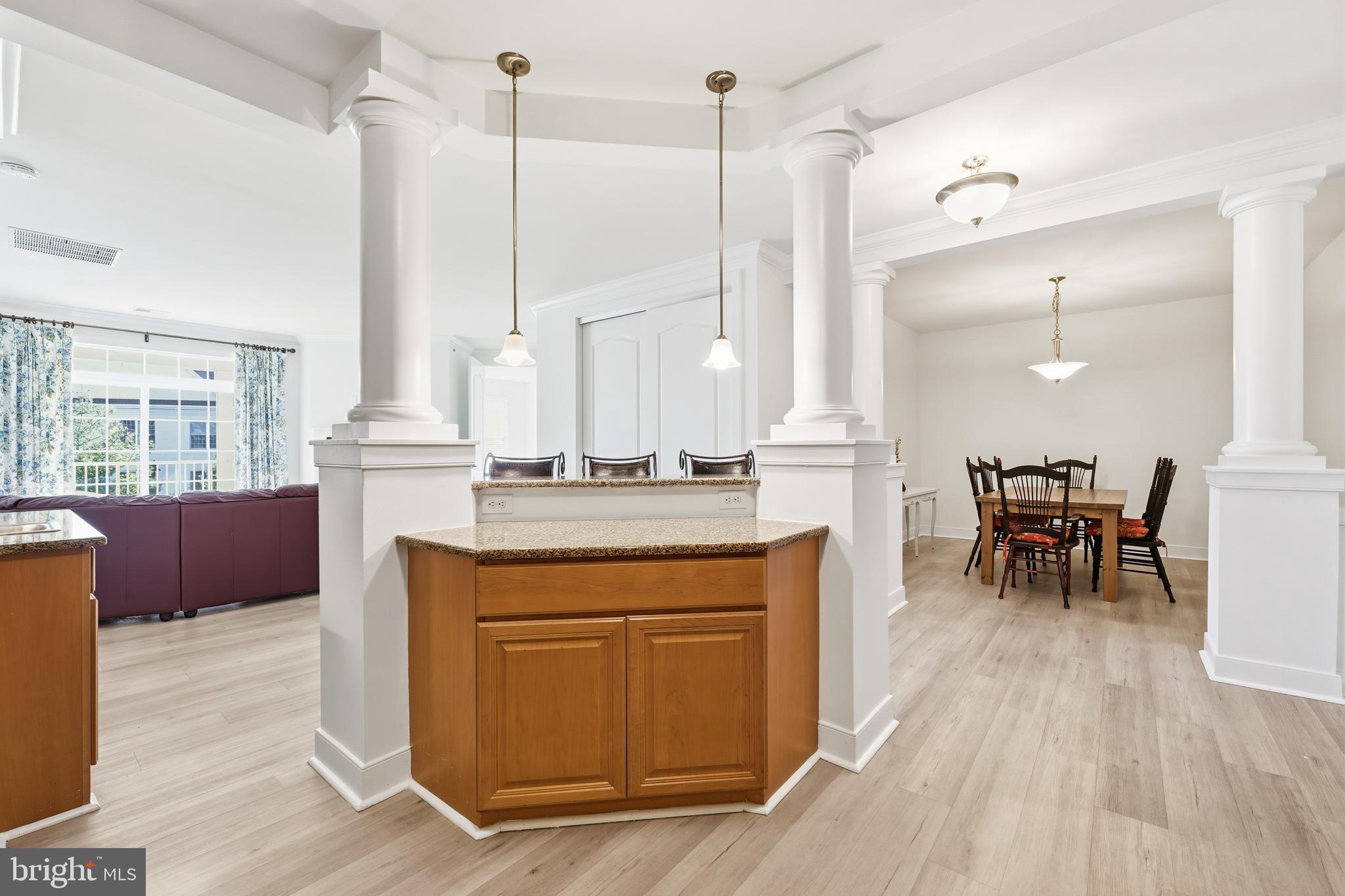 MERIDIAN VALLEY SQ - Residential