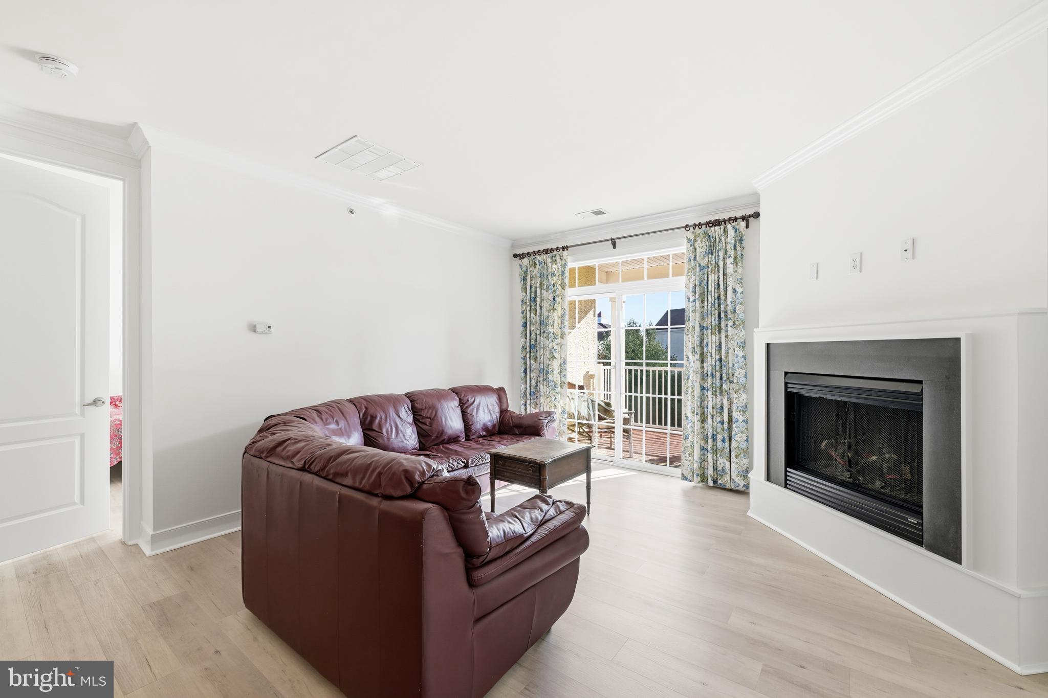 MERIDIAN VALLEY SQ - Residential