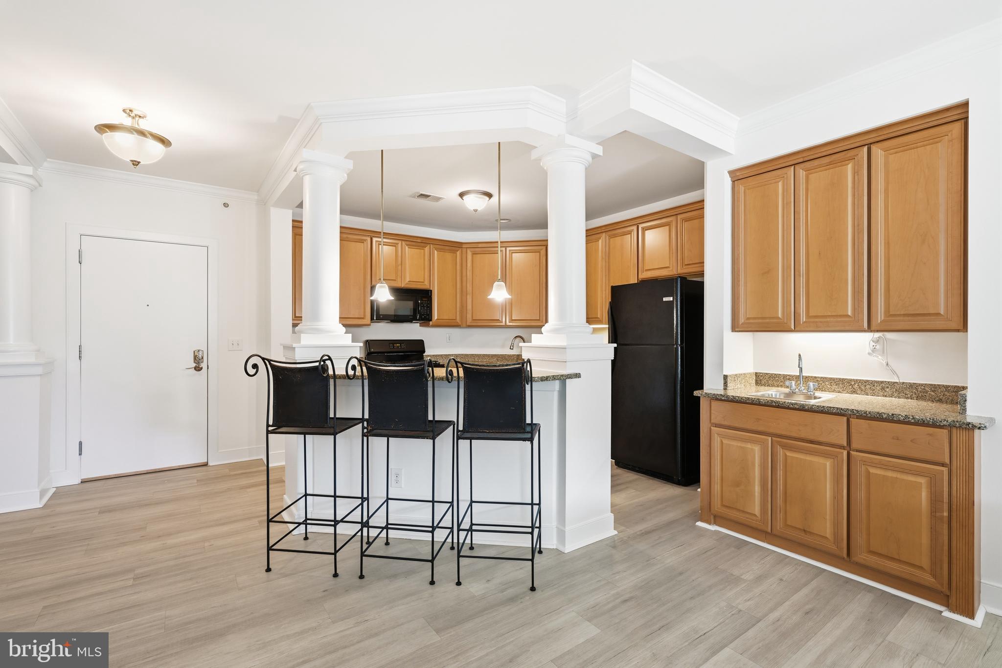 MERIDIAN VALLEY SQ - Residential